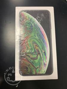 Apple iPhone xs max 512GB $450/Samung Galaxy S10+ 512GB $350